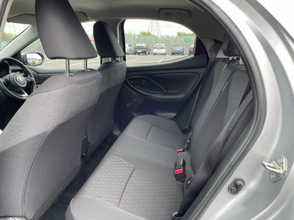 2022 Toyota Yaris - Hybrid - New Generation - Luna Edition - 1.5 - 5dr - Auto - Excellent Features - EUR 160 Tax // Remote Central Locking // Front Electric Windows // Rear Electric Windows // Electric Mirrors // Finge €20,899