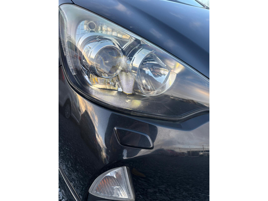 2014 Toyota Aqua - image 6