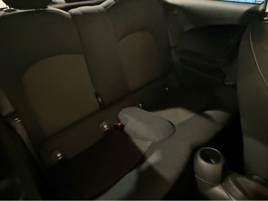 2017 MINI Hatch - image 15