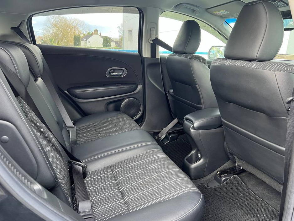 2016 Honda Vezel - image 8