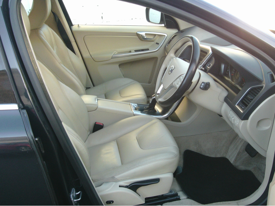 2015 Volvo XC60 D4 FWD SE GT 5DR AUTO * FSH * NCT 05/27 €17,495