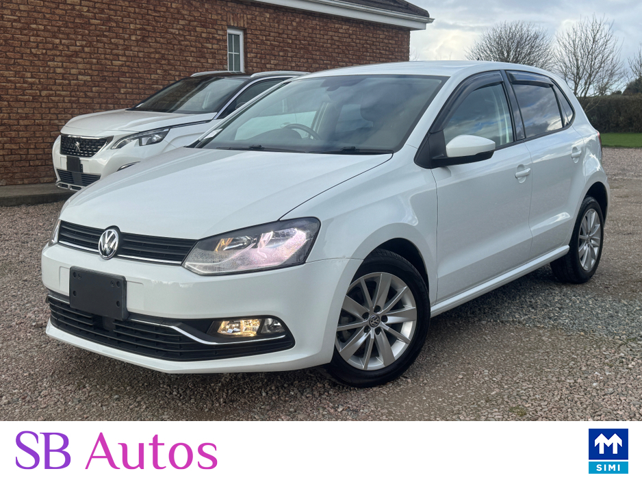 2015 Volkswagen Polo - image 2