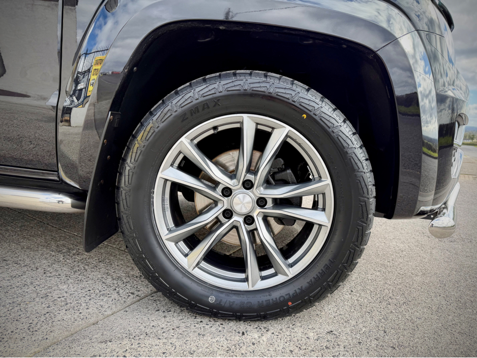 2020 Volkswagen Amarok - image 9