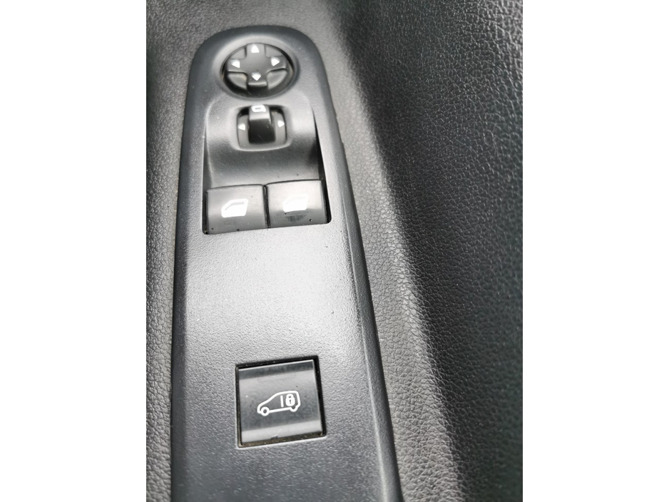 2022 Citroen Berlingo - image 13