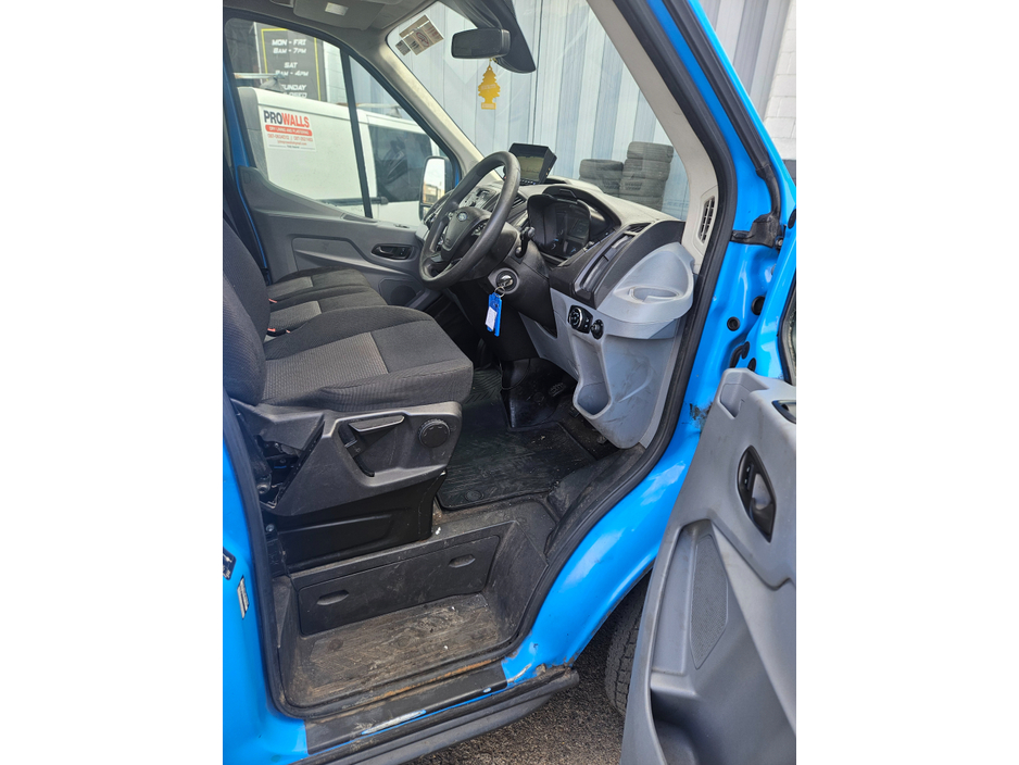 2018 Ford Transit - image 12
