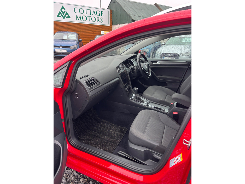 2018 Volkswagen Golf - image 18