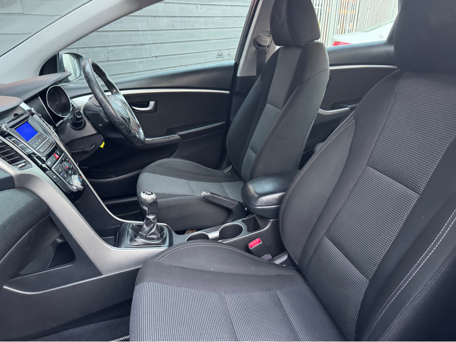 2012 Hyundai i30 - image 14