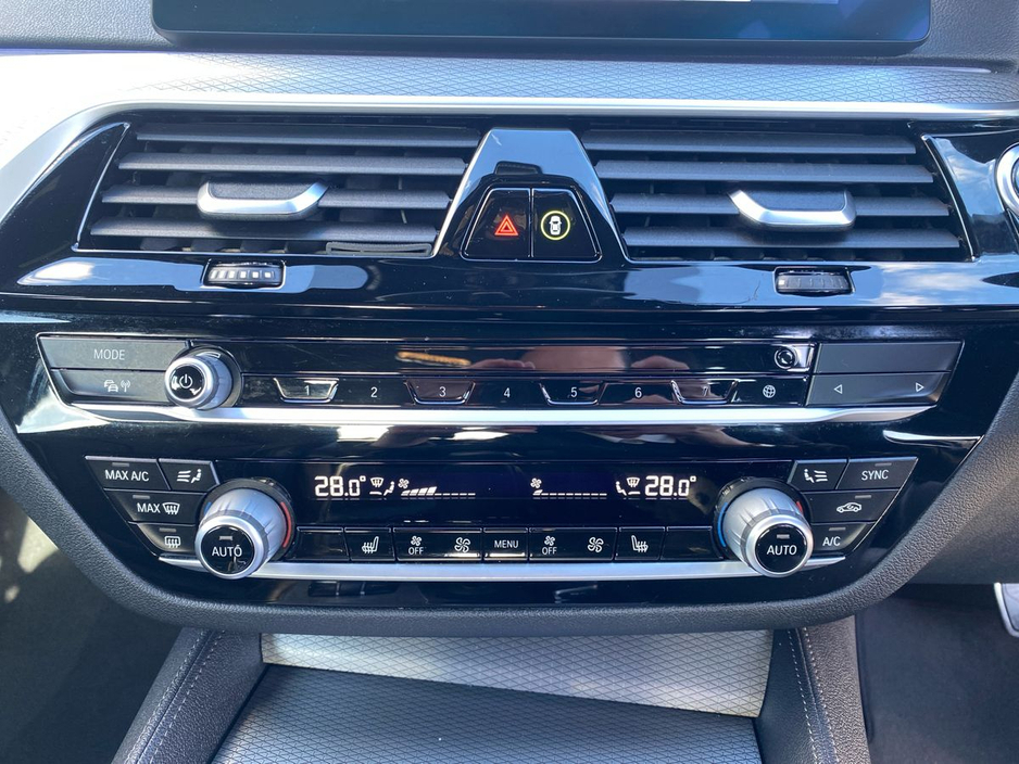 2020 BMW 5 Series - image 22