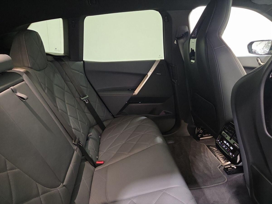 2023 BMW iX xDrive40 M Sport Edition €52,950