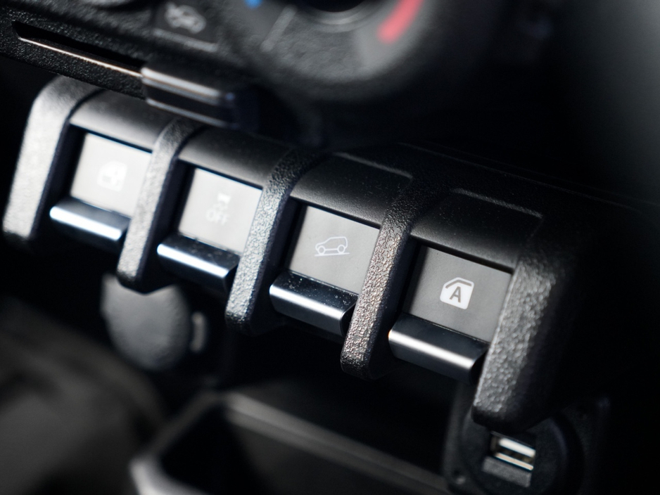 2023 Suzuki Jimny - image 23