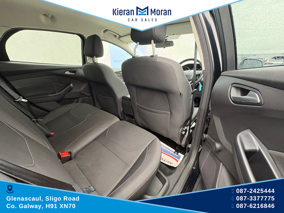 2017 Ford Focus - image 10