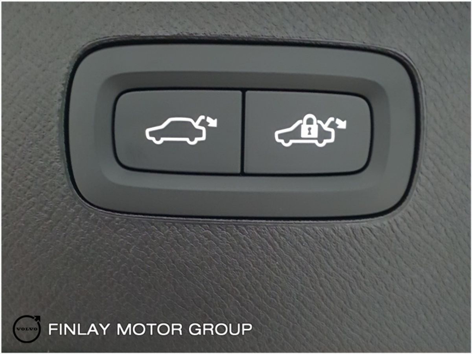 2026 Volvo XC90 - image 25