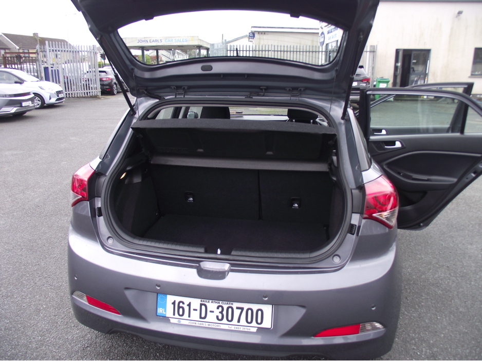 2016 Hyundai i20 - image 13