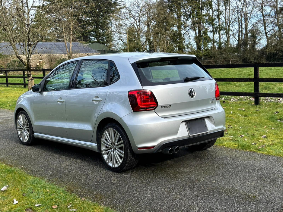 2014 Volkswagen Polo - image 9