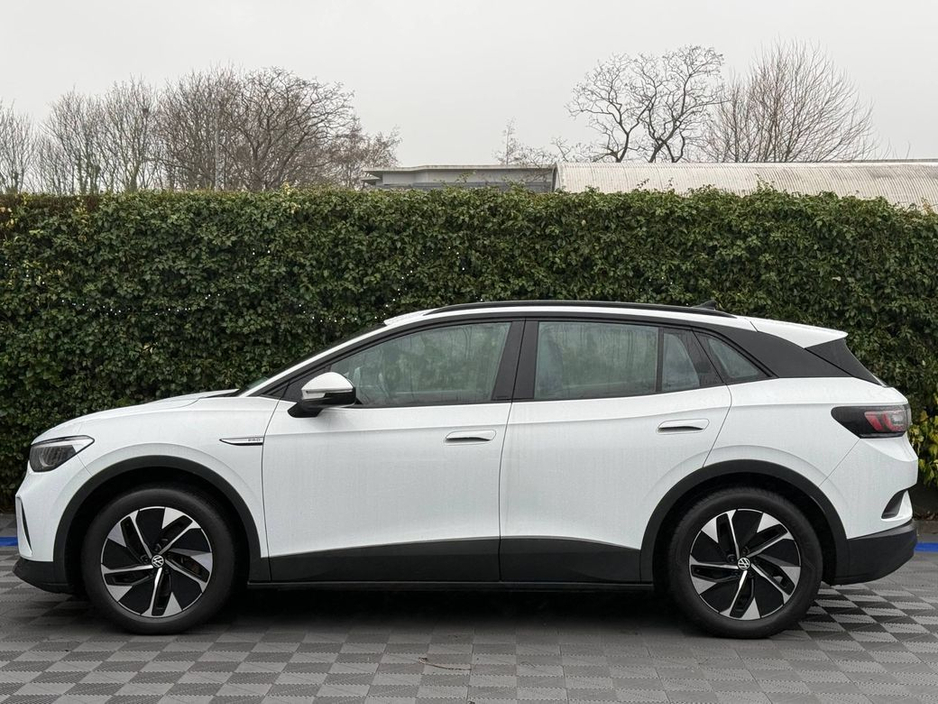 2021 Volkswagen ID.4 PRO LIFE 77KWH // 19" DIAMOND CUT ALLOYS // APPLE CARPLAY/ANDROID AUTO // PARKING SENSORS €21,900