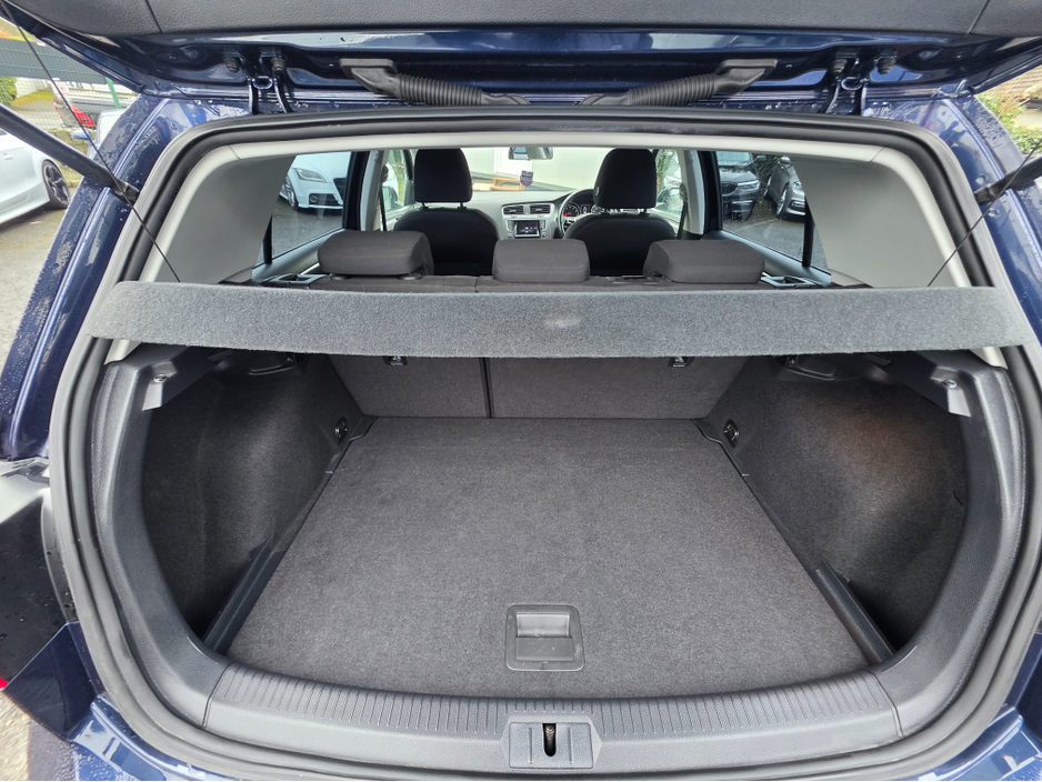 2015 Volkswagen Golf - image 14