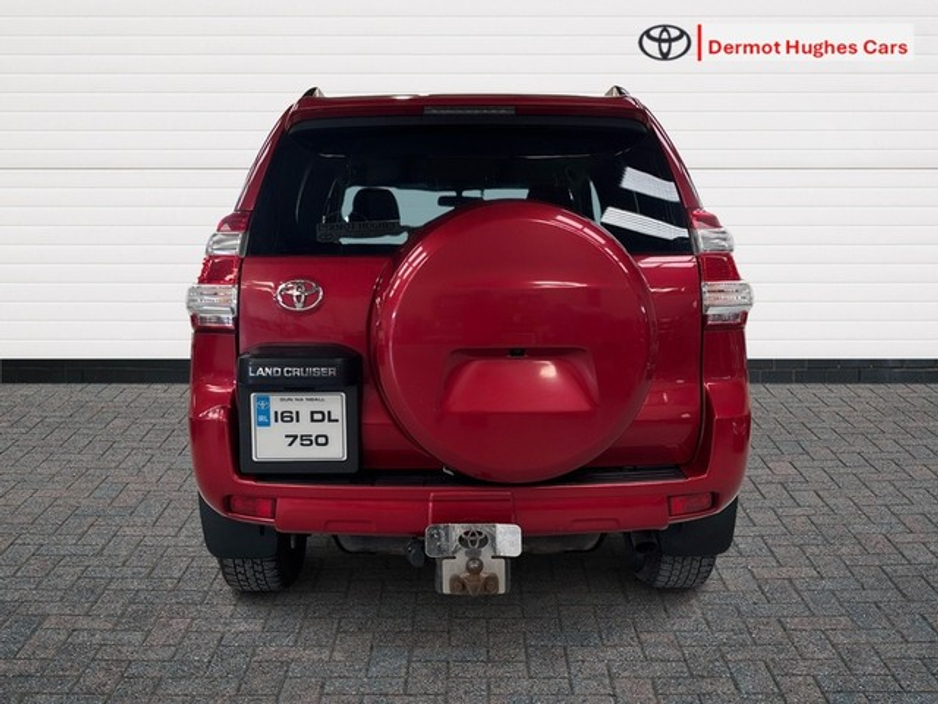 2016 Toyota Landcruiser - image 4