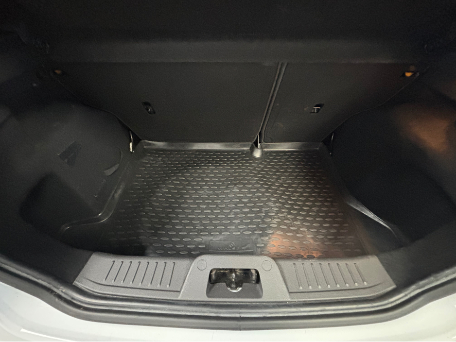 2013 Ford Focus ST - image 13