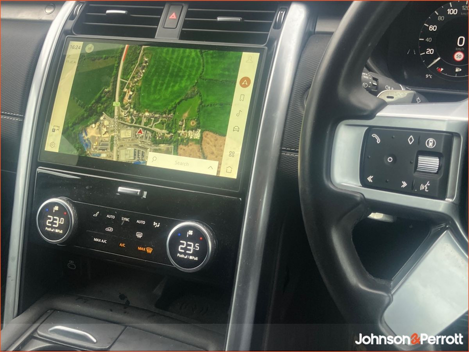 2024 Land Rover Discovery - image 10
