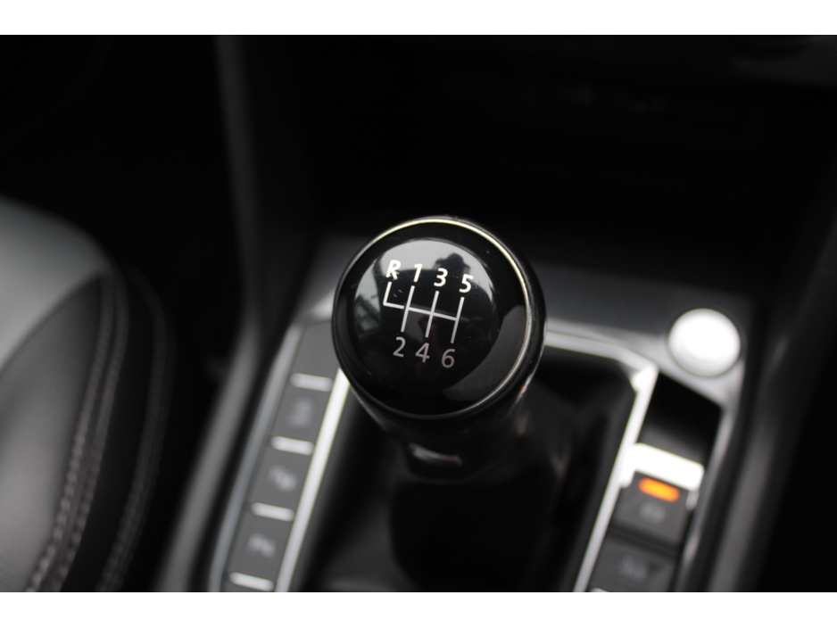 2017 Volkswagen Tiguan - image 17