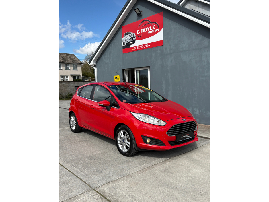 2015 Ford Fiesta - image 4