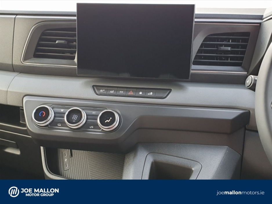 2026 Renault Master - image 19