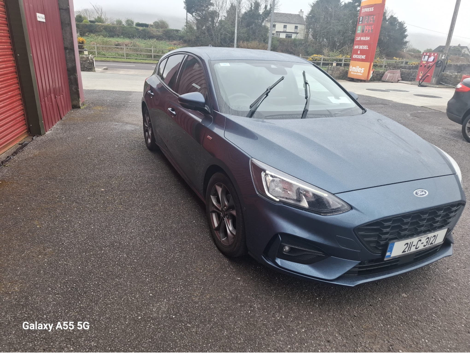 2021 Ford Focus - image 2