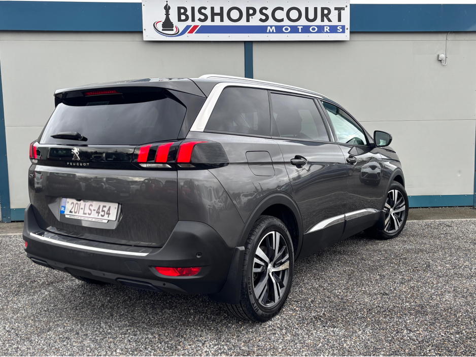 2020 Peugeot 5008 - image 9