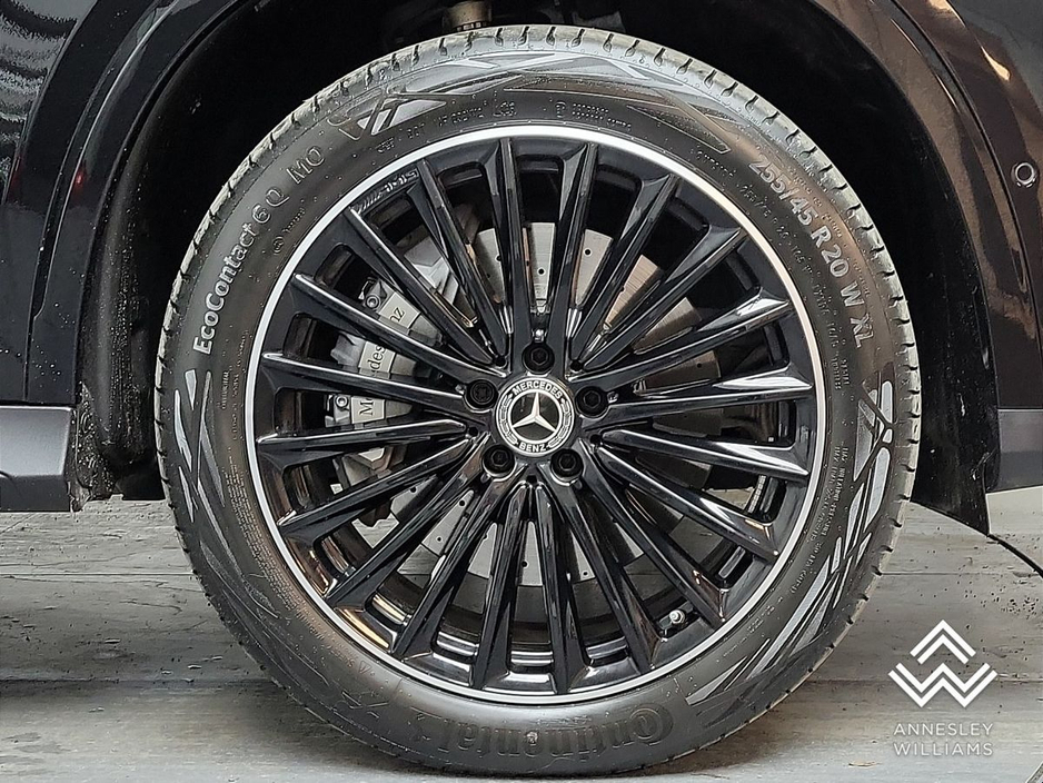 2025 Mercedes-Benz GLC Class - image 11