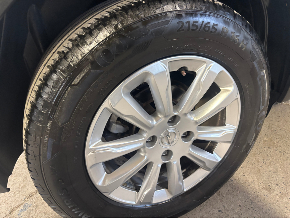 2023 Opel Mokka - image 13