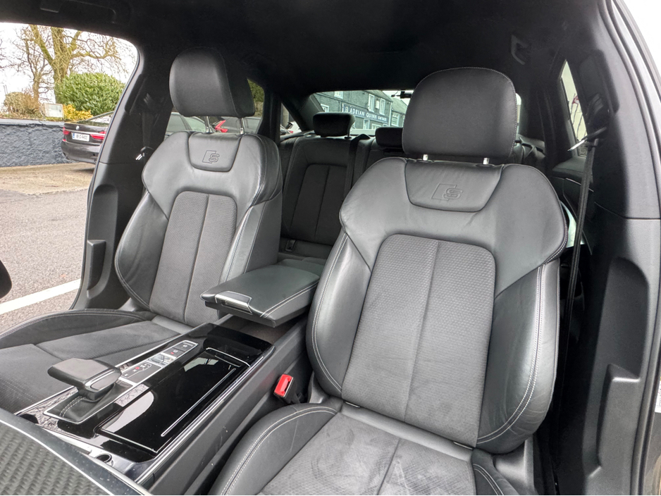 2022 Audi A6 40 TDi 204 BHP QUATTRO BLACK EDITION==HIGH SPEC==LOW MILEAGE== €46,950