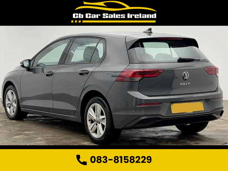 2023 Volkswagen Golf - image 3