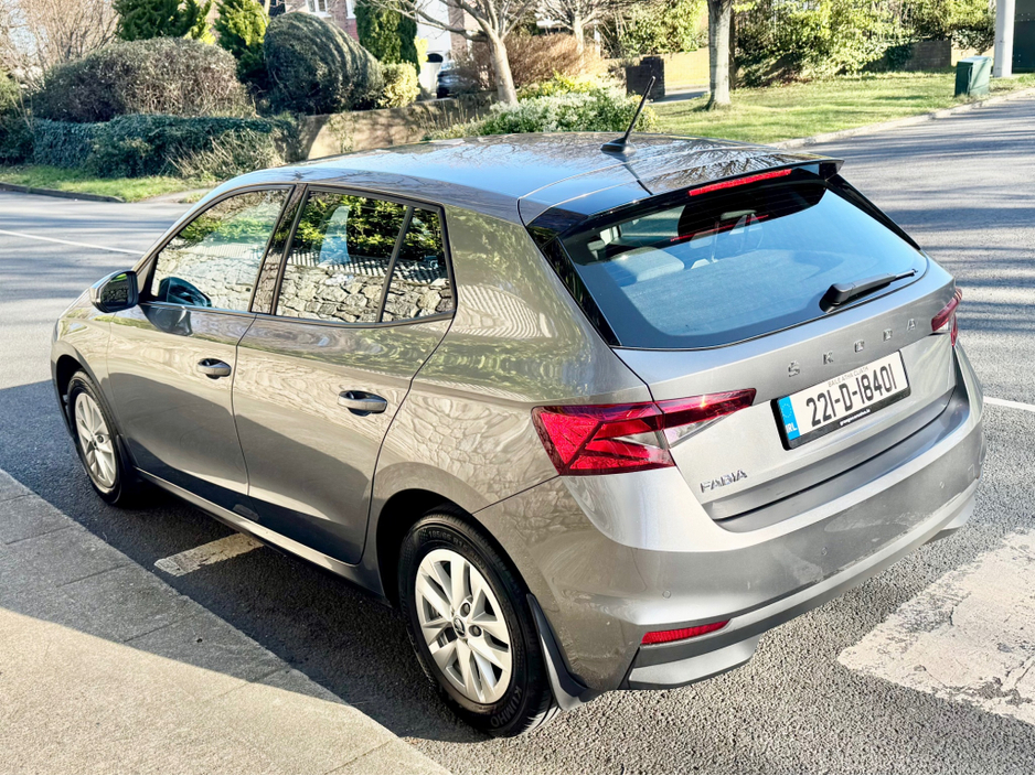 2021 Volkswagen Golf - image 5