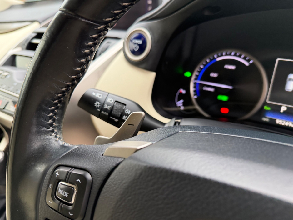 2020 Lexus NX 300 h - image 20