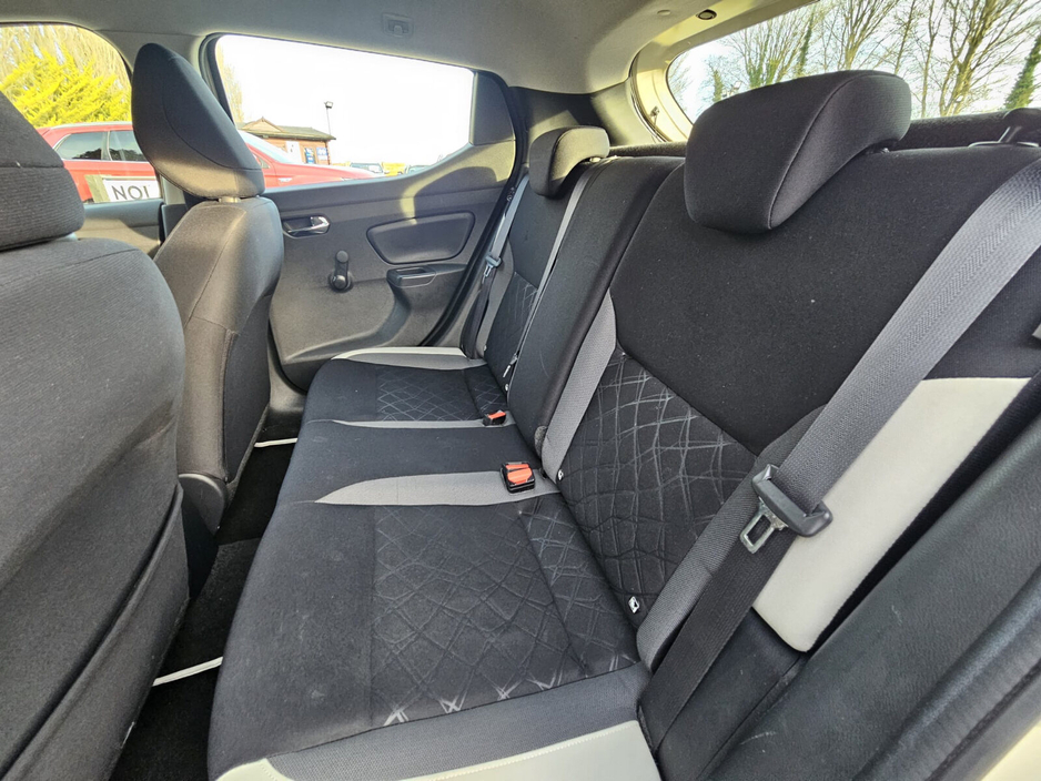 2017 Nissan Micra - image 22