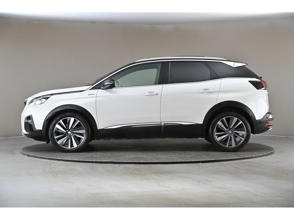 2019 Peugeot 3008 - image 5