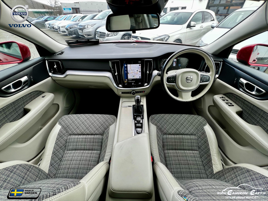 2019 Volvo V60 - image 22