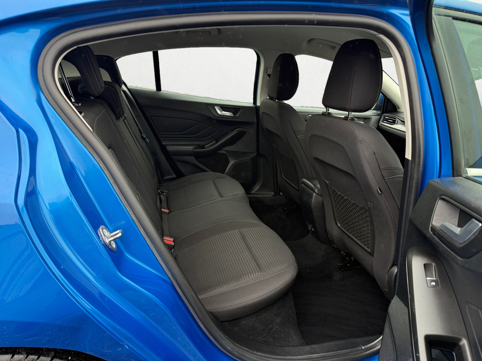 2021 Ford Focus - image 7