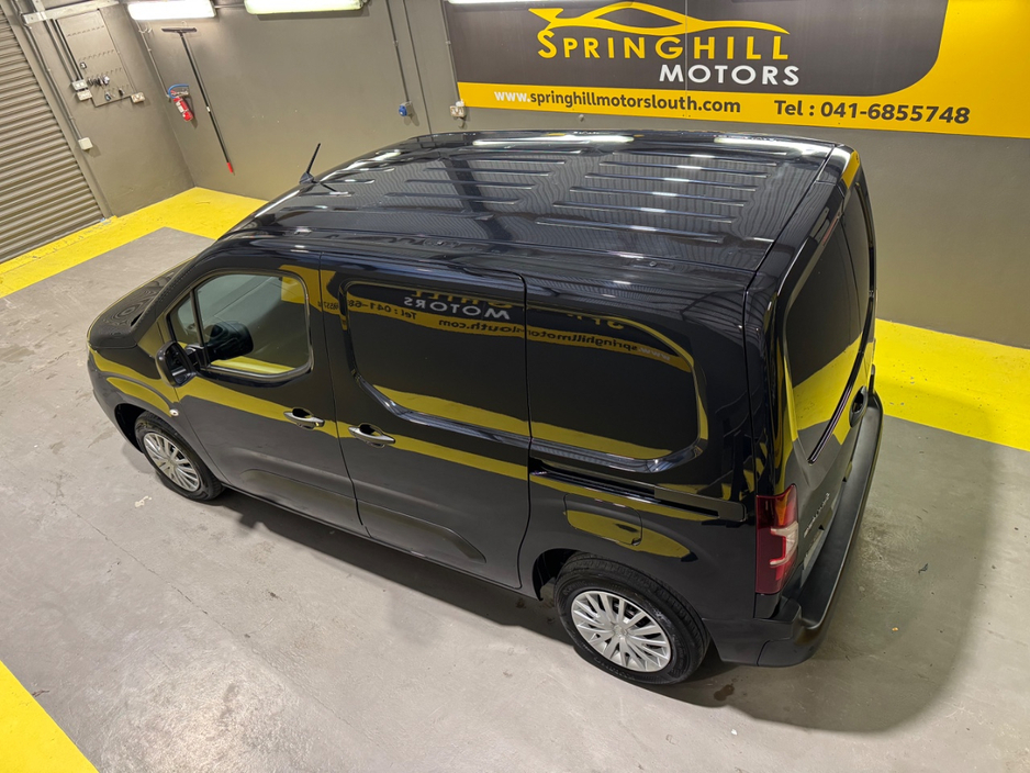 2021 Citroen Berlingo - image 5