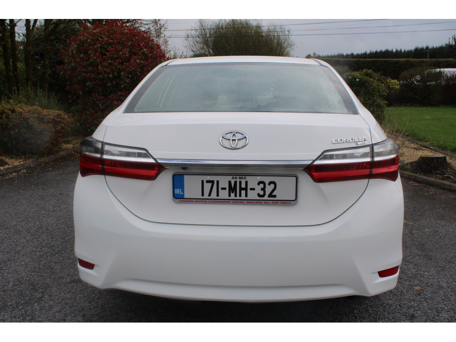 2017 Toyota Corolla - image 8