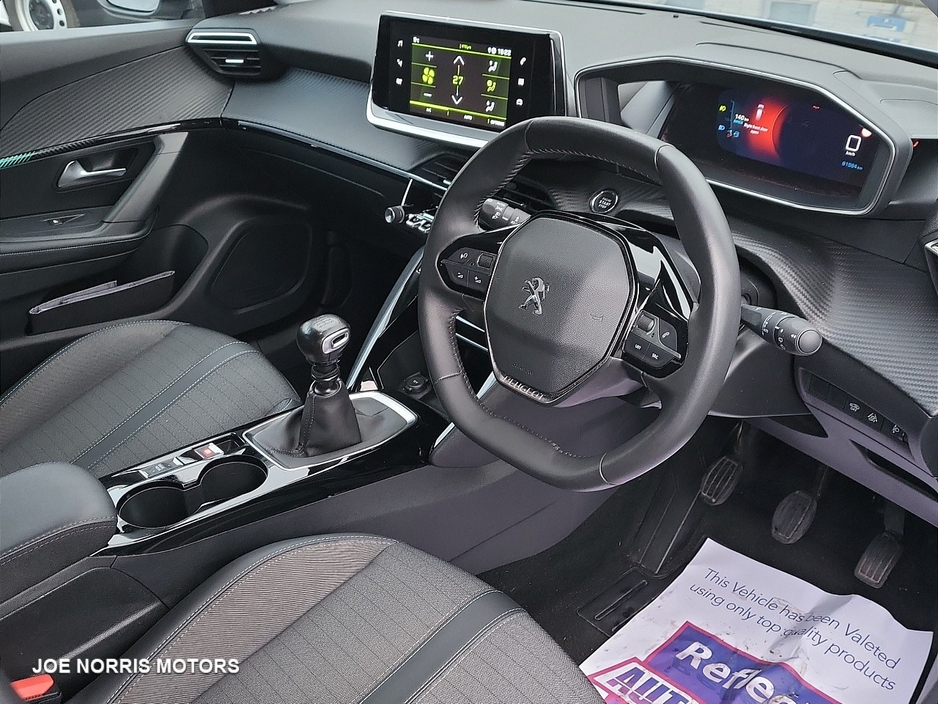 2022 Peugeot 2008 ALLURE 1.5 BLUE HDI 110 €22,995