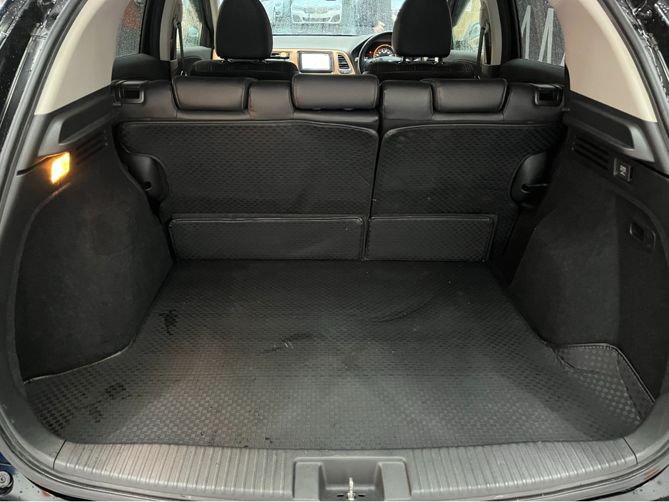 2017 Honda Vezel €17950! 2017 HONDA VEZEL HYBRID Z SENSING 1.5 AUTOMATIC / CRUISE CONTROL / REVERSE CAMERA / HEATED SEATS €17,950