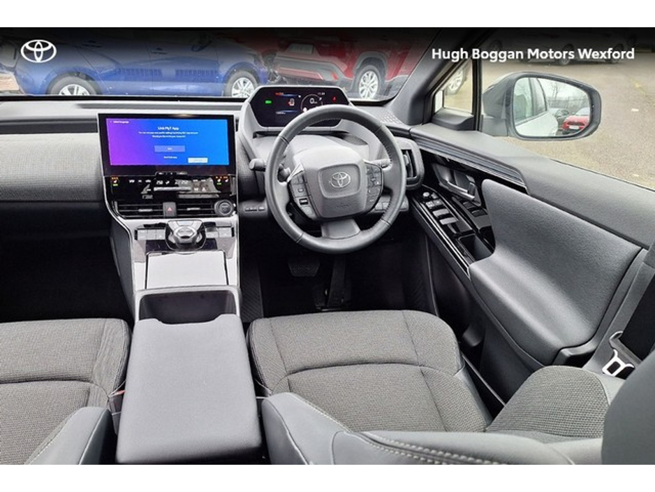 2025 Toyota bZ4X - image 9