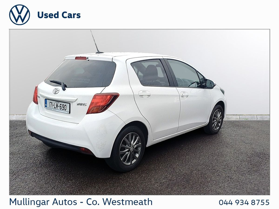 2017 Toyota Yaris - image 12