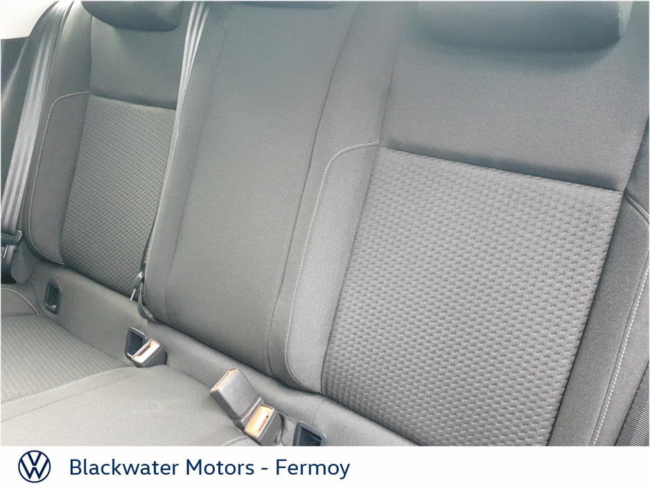 2020 Volkswagen Polo - image 24