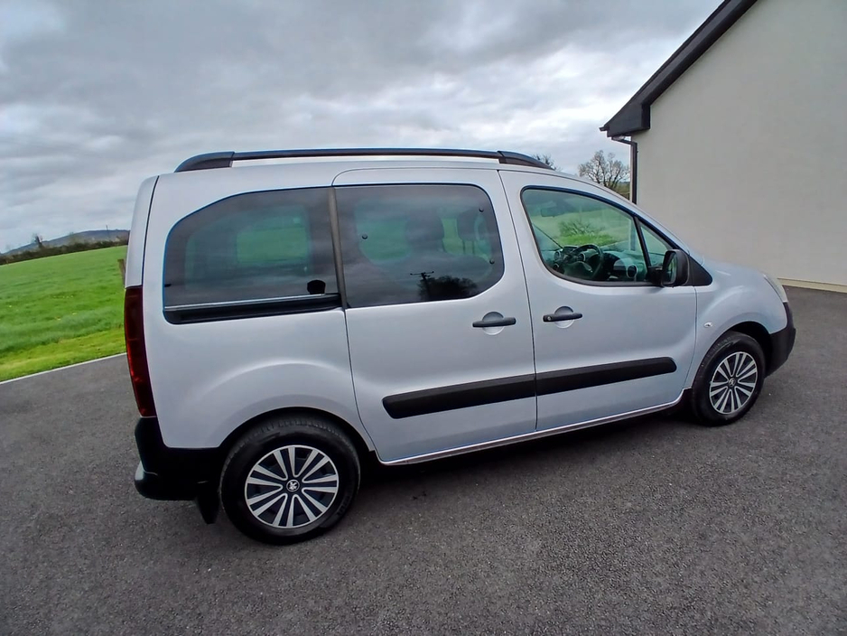 2018 Peugeot Partner - image 3