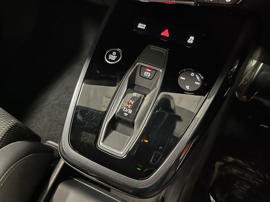 2023 Audi Q4 e-tron S-Line 40 82kWh 204BHP - Reversing Camera - Sat Nav - Climate Control - Heated Seats - Keyless Start - Apple CarPlay/Android Auto €34,450