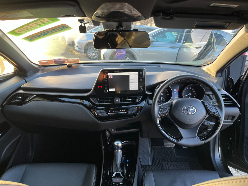 2023 Toyota C-HR SOL HYBRID AUTOMATIC 1.8 PETROL //LOW MILES//HIGH SPEC//HALF LEATHER HEATED SEATS//360 PARKING CAMERAS//KEYLESS ENTRY// €29,950