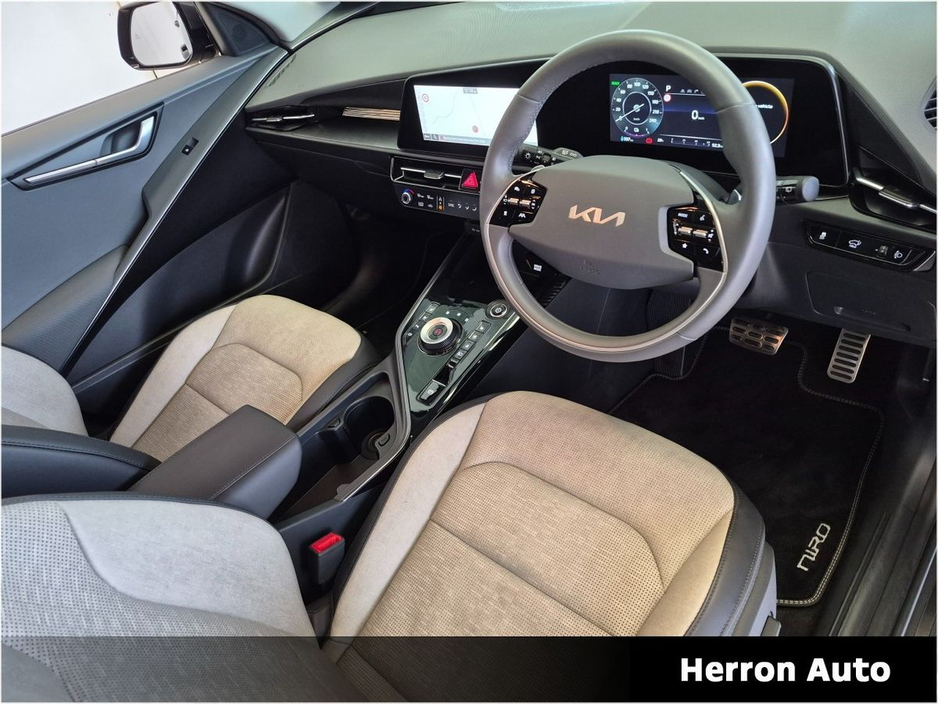 2023 Kia Niro - image 8