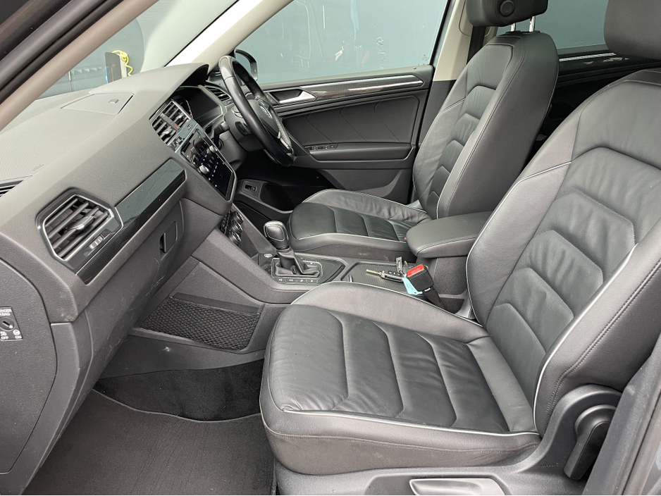 2021 Volkswagen Tiguan - image 11